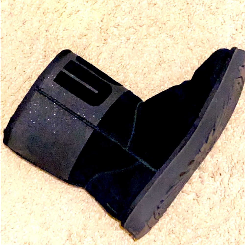 Like new super cute limited uggs!